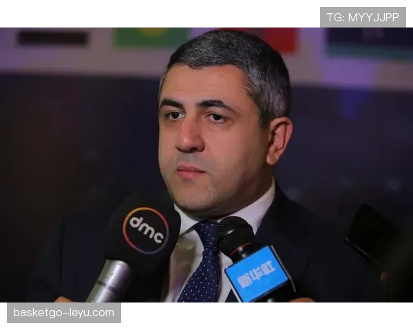 乌德勒支足球俱乐部重组,新任管理层积极推动团结与持续发展 乌德勒支足球俱乐部重组,新任管理层积极推动团结与持续发展