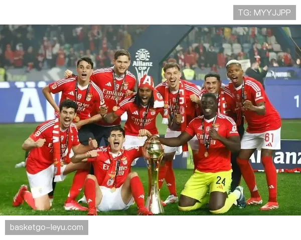 欧冠联赛最佳射手强势崛起，以进攻火力重塑比赛格局