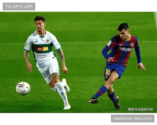 佩德里身披巴萨6号球衣状态回暖，全力迎接新赛季挑战